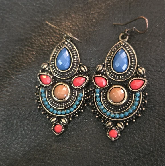 Avon Elegant Multicolor Dangle Earrings - Picture 2 of 4